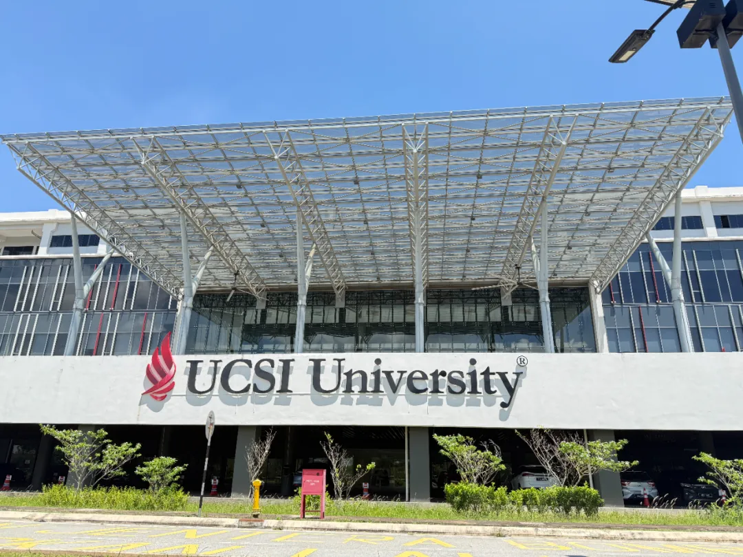 UCSI中国学联成员参与Springhill校区发放工作