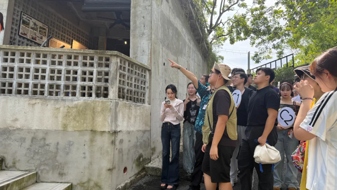 中国留学生参加马来西亚文化体验一日游